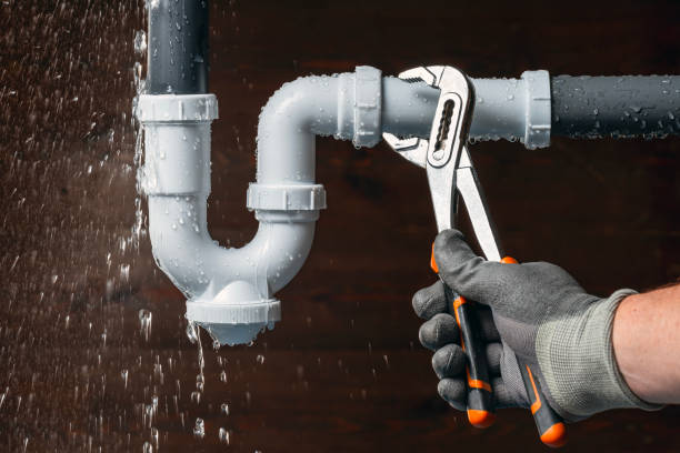 Professional Gas Line Repair technician working in Mackey, IN